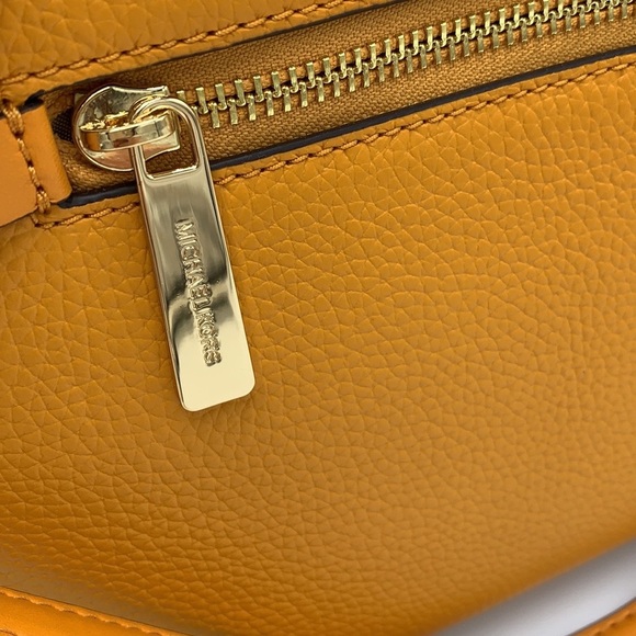 MICHAEL KORS JET SET ITEM MEDIUM FRONT ZIP POCKET CHAIN TOTE BAG HONEYCOMB COLOR - Picture 13 of 16